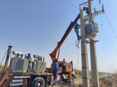 اجرای عملیات تعویض دو دستگاه ترانسفورماتور ۴۰۰ کیلوولت در ایستگاه‌های پمپاژKQ8 و TB1(کارون جنوبی)