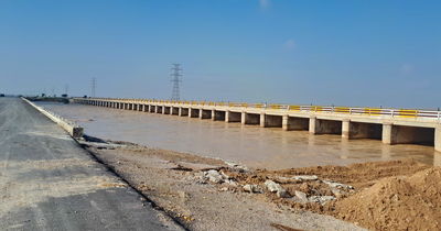   سیل با دبی ۱۸۲۰ مترمکعب بر ثانیه در هندیجان مهار شد

