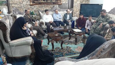تجلیل از خانواده شهید مدافع حرم "نادر حمید" 
