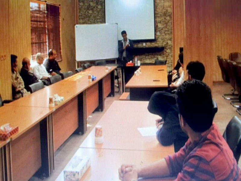   دوره آموزشی بهداشت محیط و پیشگیری از کرونا در شرکت بهره برداری مارون برگزار شد