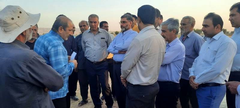 بازدید مدیرعامل شرکت بهره برداری از شبکه های آبیاری کارون بزرگ از شبکه آبیاری عقیلی