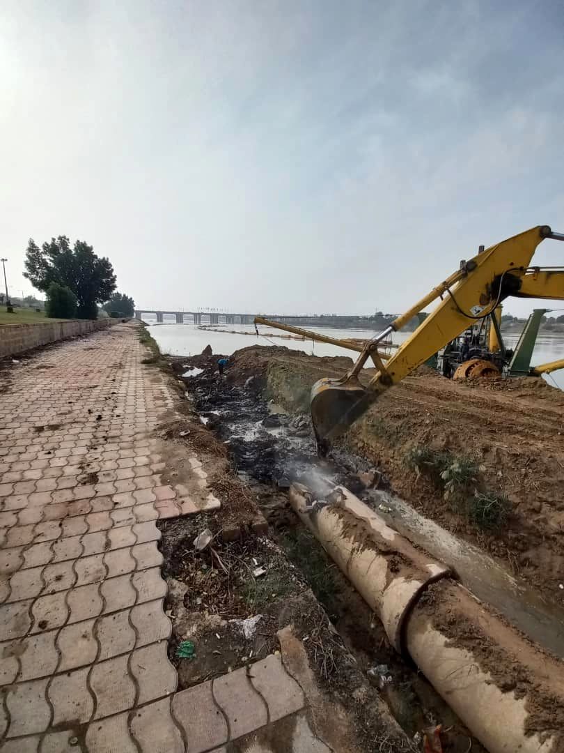 لوله بتنی غیر مجاز در بستر رودخانه کارون تخریب و جمع آوری شد