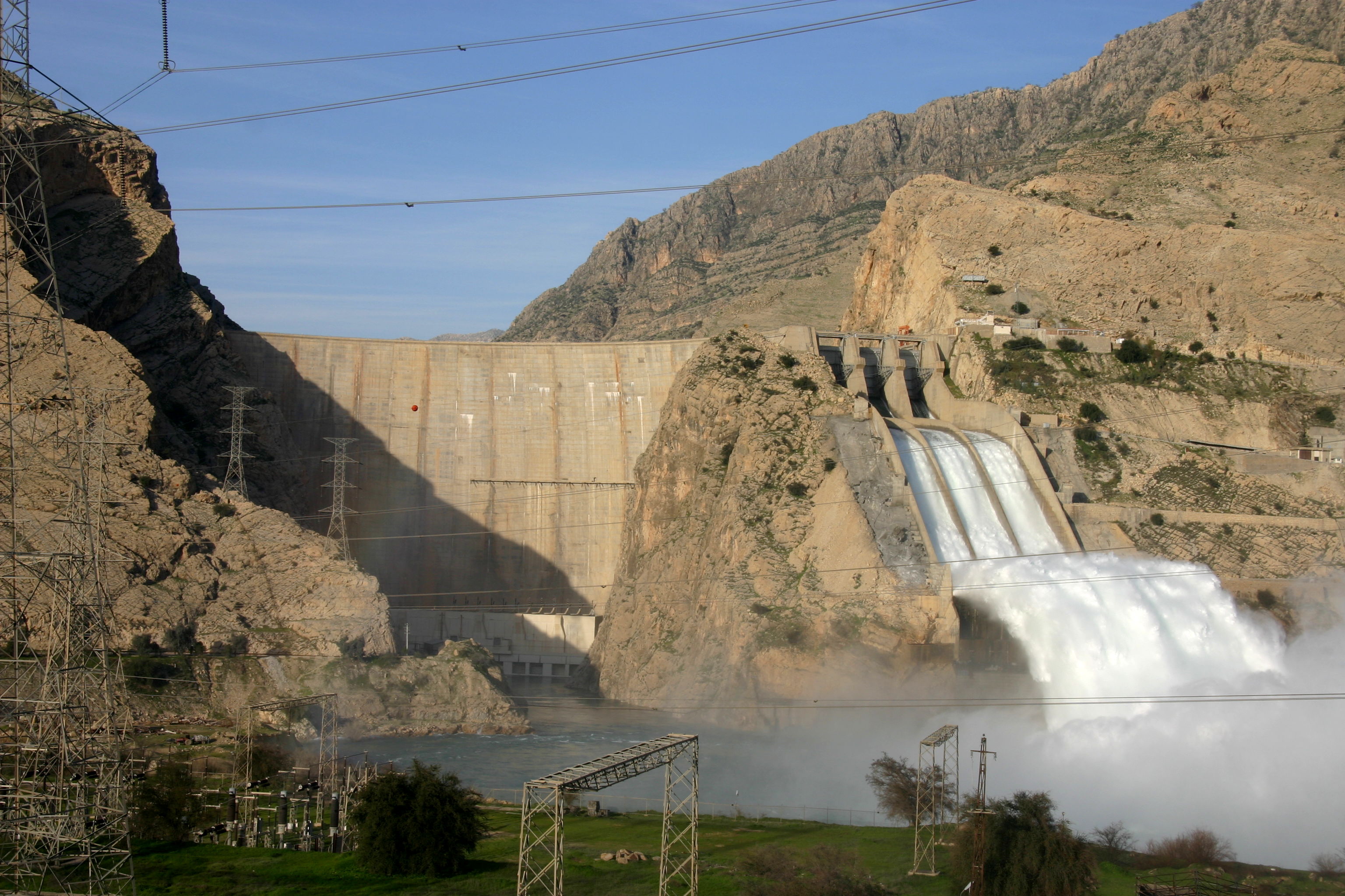   طراحی بوم جدید در بازسازی تراست کالر یدکی واحدهای نیروگاهی سد شهید عباسپور 