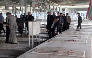 پاسداشت روز شهید با حضور مقامات سازمان آب و برق خوزستان در گلزار شهدای اهواز