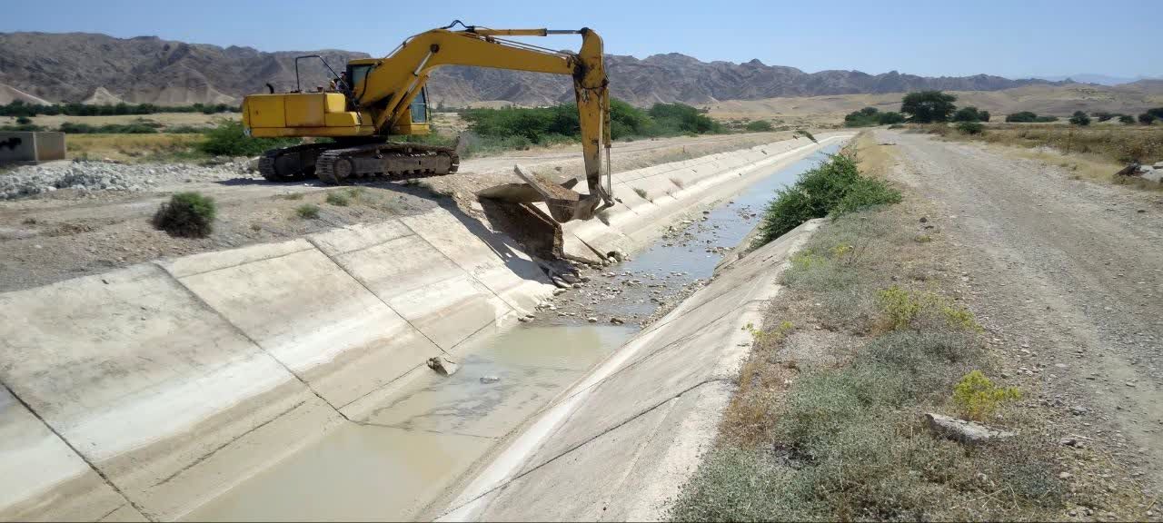 تعمیرات کانال های شبکه آبیاری رامهرمز آغاز شد