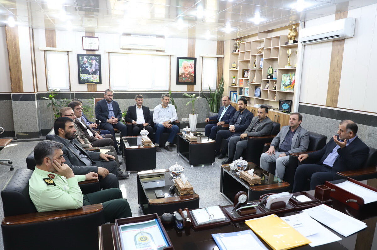 مدیرعامل سازمان آب و برق خوزستان با فرمانده انتظامی خوزستان دیدار کرد