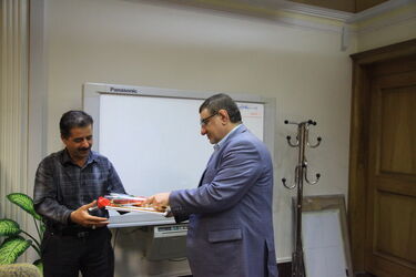 مدیر عامل سازمان آب و برق خوزستان با آزادگان سازمان، دیدار کرد