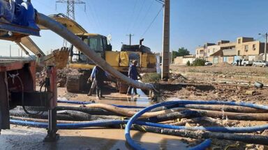 بسیج شرکت آب جنوب شرق در کمک رسانی به شهرستان کارون