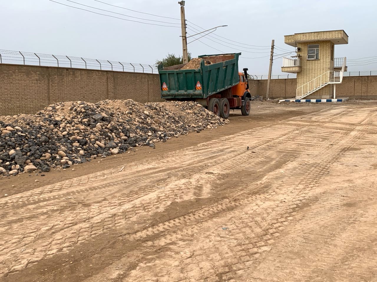 محوطه‌ سازی کارگاه مرکزی شرکت خدمات لایروبی خوزستان صبا در کوت‌ امیر
