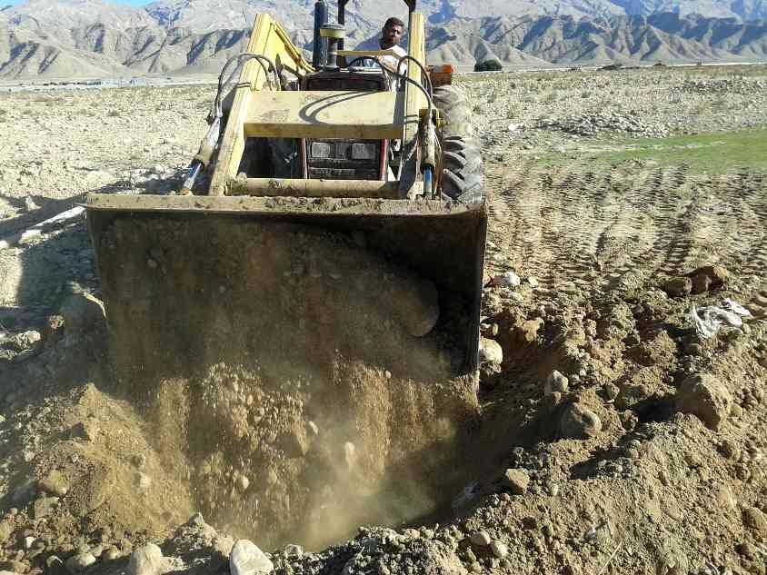 پر و مسلوب المنفعه نمودن 12حلقه چاه غیرمجاز در شهرستان بهبهان