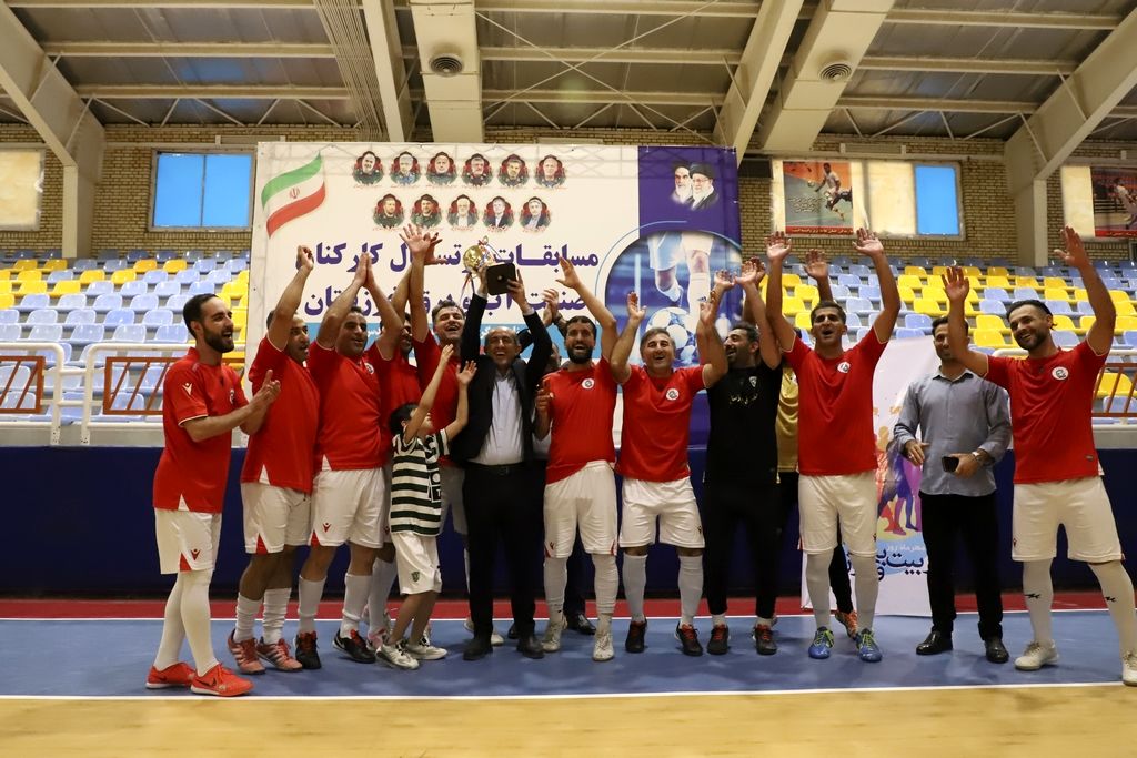 برگزاری مسابقات فوتسال کارکنان صنعت آب و برق خوزستان با گرامیداشت یاد شهدا
