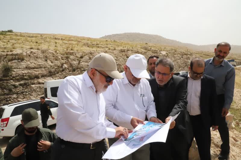 بازدید استاندار خوزستان و مدیر عامل سازمان آب و برق استان از طرح آبرسانی فدک