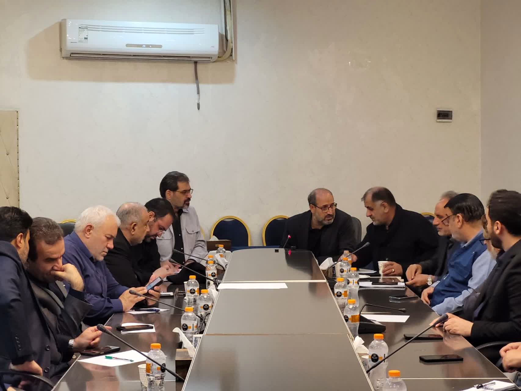 بازدید مسئولان ارشد وزارت نیرو از زیرساخت‌های آب و برق پایانه‌های مرزی شلمچه و چذابه
