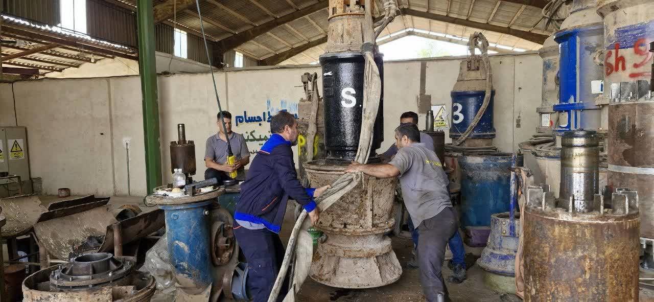 تعمیرات اساسی الکتروپمپ‌های شناور رزرو ایستگاه‌های پمپاژ ویس و سلامات با موفقیت انجام شد
