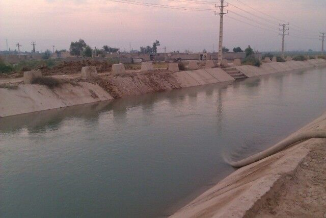 دیواره کانال مهم شبکه آبیاری کوثر ترمیم شد