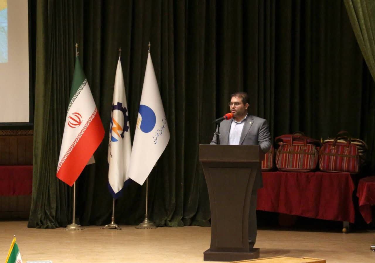 آیین اختتامیه نخستین دوره آموزشی تربیت و تعالی راویان پیشرفت در وزارت نیرو یادواره شهید آوینی برگزار شد