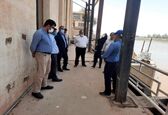 بازدید مدیرعامل شرکت بهره‌ برداری از شبکه‌های آبیاری کارون بزرگ از نحوه عملیات اصلاح سازه آبگیر ورودی حوضچه های مکش الکتروپمپ ایستگاه پمپاژ شبکه آبیاری شمال شرق اهواز