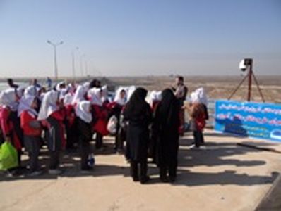بازدید دانش آموزان مدرسه دبستان دخترانه کوثر شهرستان امیدیه از تأسیسات شرکت بهره برداری زهره و جراحی