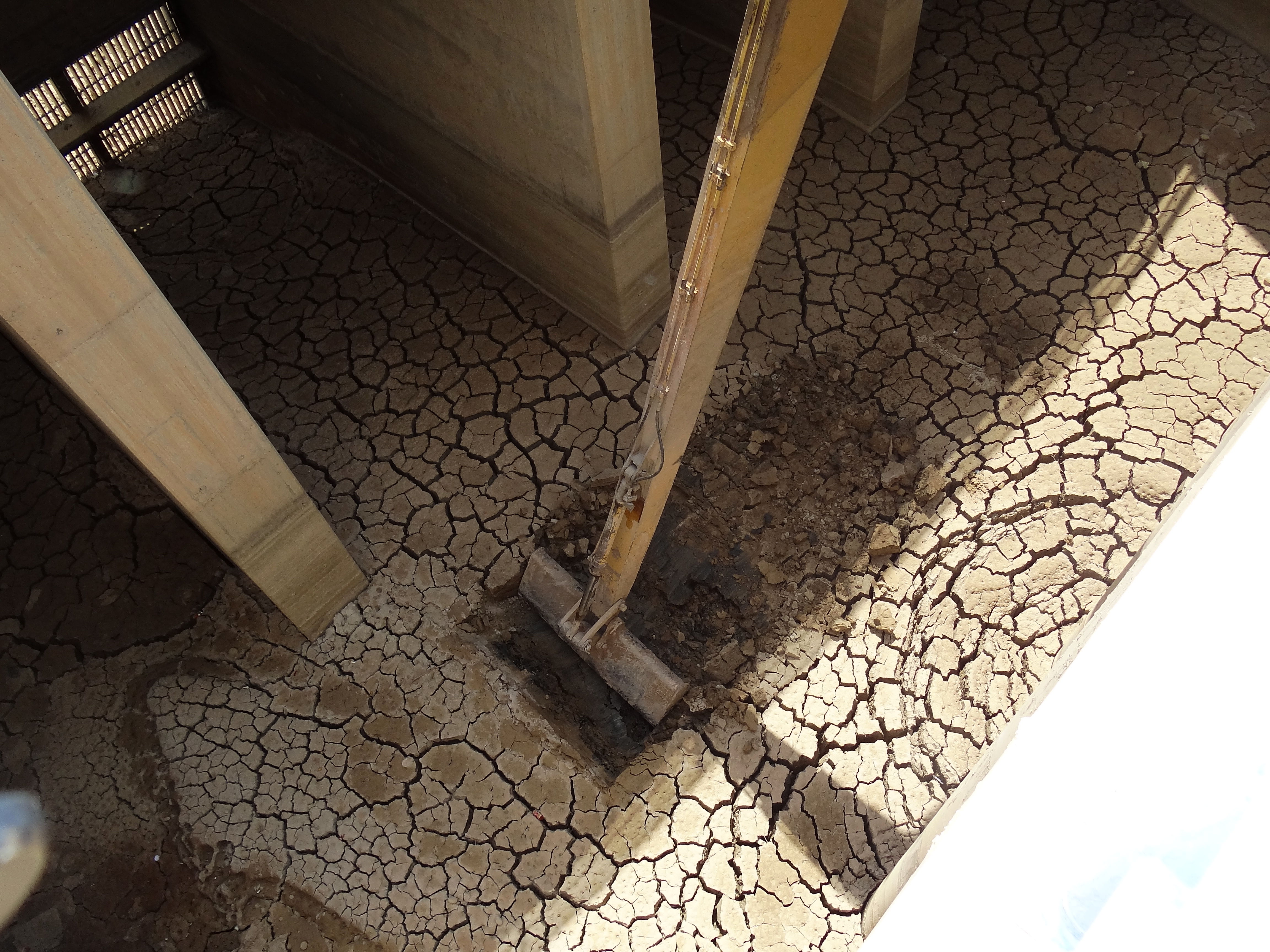  حوضچه آرامش سد آسک هندیجان، لایروبی شد