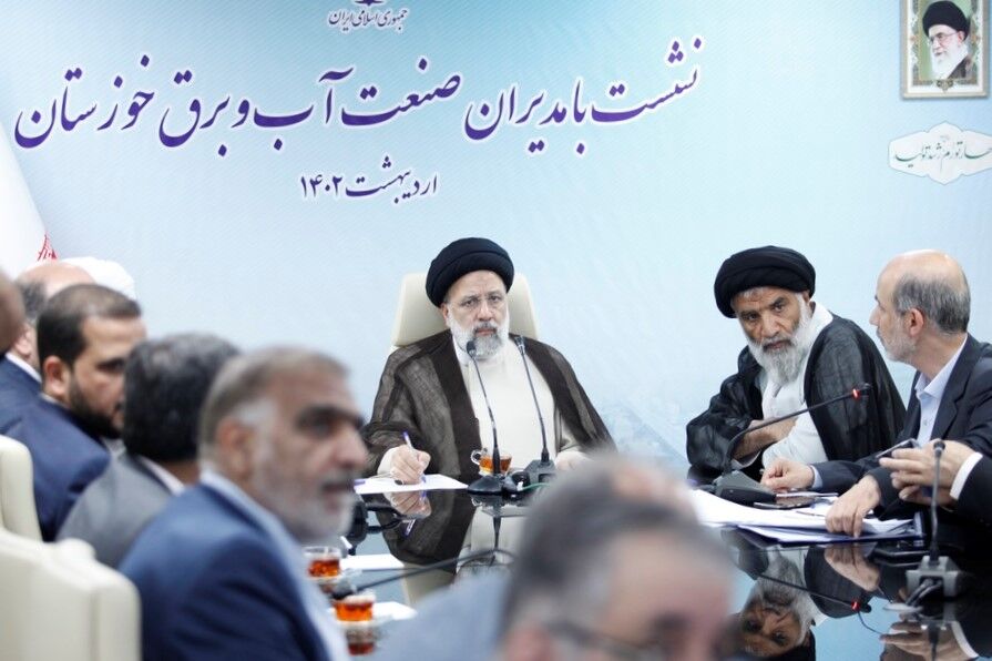 بازدید رئیس جمهور از رصدخانه آب و انرژی سازمان آب و برق خوزستان