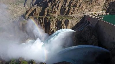 بیلان روزانه منابع و مصارف آبی سدهای خوزستان منفی است 

