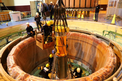 عملیات دمونتاژ شفت ژنراتور ولاوربراکت واحد شماره ۲ نیروگاه مارون بهبهان با موفقیت انجام شد