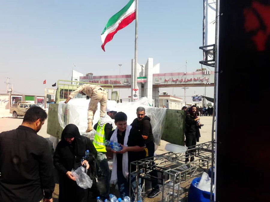 مشارکت کارکنان شرکت بهره برداری شمال خوزستان در خدمات رسانی به زائران اربعین حسینی