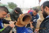 حضورجهادی کارکنان شرکت آب غدیر خوزستان در مناطق درگیر آبگرفتگی