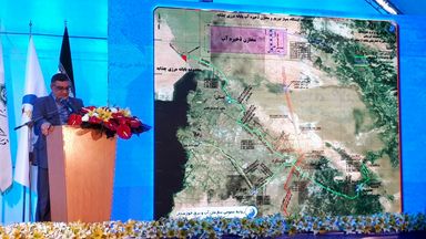 گزارش تصويري از افتتاحيه ایستگاه پمپاژ و خط انتقال آب از بستان تا پایانه مرزی چذابه با حضور وزير نيرو