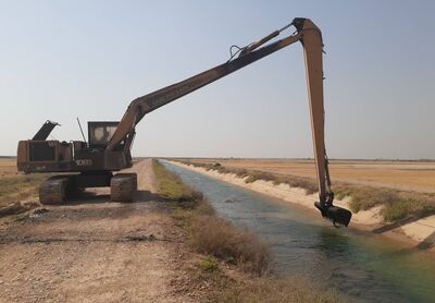 لایروبی کانال غربی میاناب آغاز شد