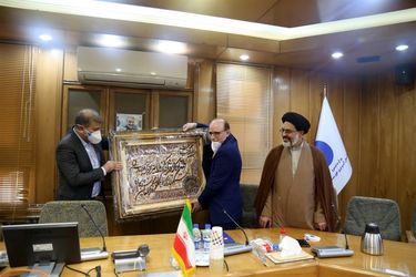 تقدیر از 2 همکار بازنشسته سازمان آب و برق خوزستان