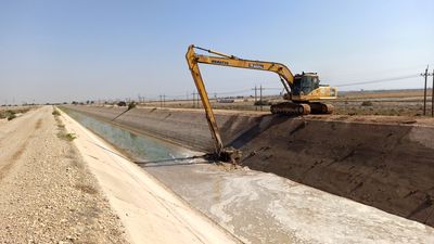 عملیات لایروبی شبکه آبیاری هندیجان به پایان رسید