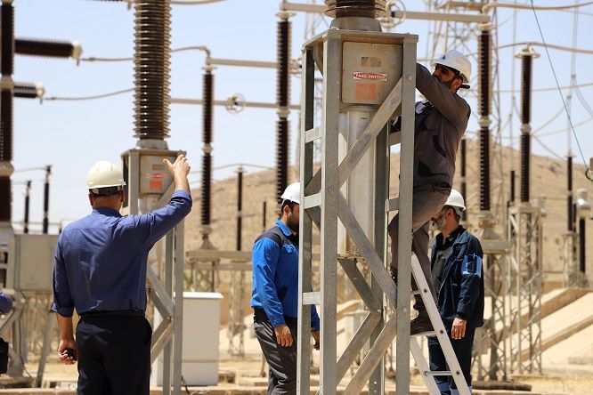 تعویض بریکر ۹۸۴۲ کلیدخانه نیروگاه سد شهید عباسپور با موفقیت انجام شد