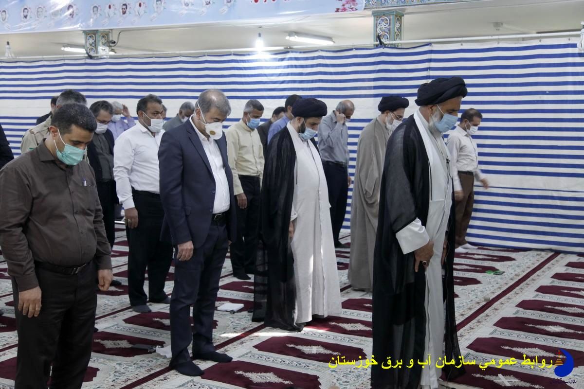 گزارش تصویری از برگزاری نماز وحدت در سازمان آب و برق‌ خوزستان