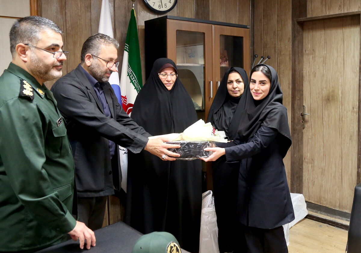 تقدیر از پرستاران مرکز پزشکی صنعت آب و برق خوزستان بمناسبت روز پرستار