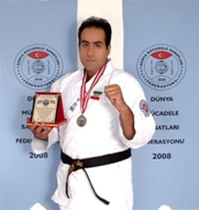 کارمند وزارت نیرو قهرمان کاراته جهان شد
