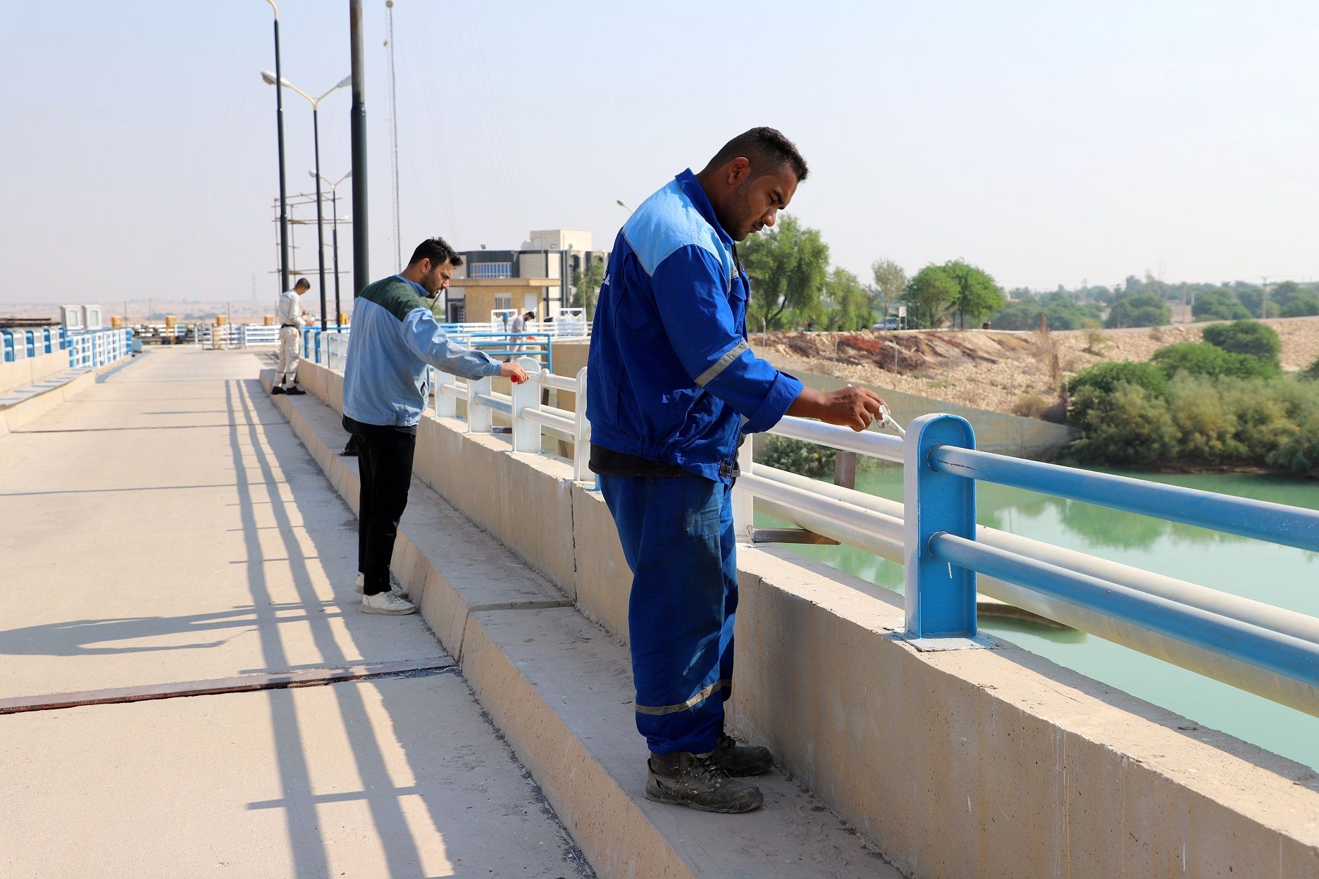 گاردریل ها و هند ریل های شبکه آبیاری هندیجان نوسازی شد