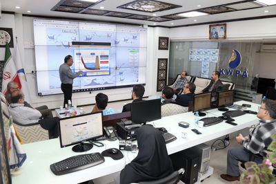 بازدید مدیران شرکت توزیع برق کرمان و مدیران سد و نیروگاه جیرفت از سازمان آب و برق خوزستان