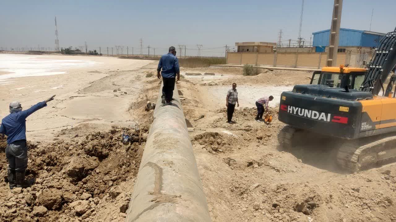 شناسایی و جمع آوری انشعاب غیر مجاز آب در محدوده بندر امام خمینی (ره)