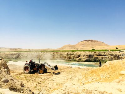 آزادسازی ۴۹۰۰ متر مربع از اراضی بستر رودخانه الله رامهرمز

 
 
