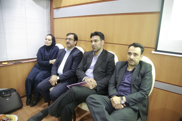 نشست نماینده ویژه مقام معظم رهبری با مسئولان استانی در باره طرح 550 هزار هکتاری
