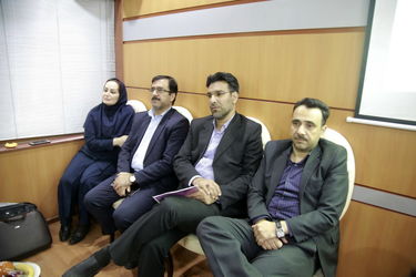 نشست نماینده ویژه مقام معظم رهبری با مسئولان استانی در باره طرح 550 هزار هکتاری