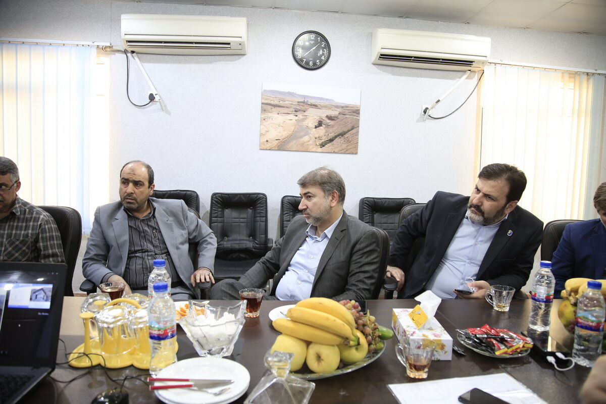 گزارش تصویری بازدید مدیرعامل سازمان آب و برق خوزستان از سد و نیروگاه کرخه، دز و بالارود

 
 
