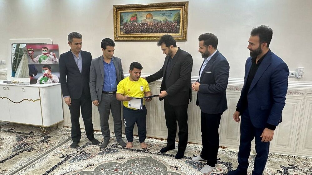 دیدار مدیر عامل شرکت آب غدیر خوزستان با بسیجی ورزشکار و قهرمان ملی  