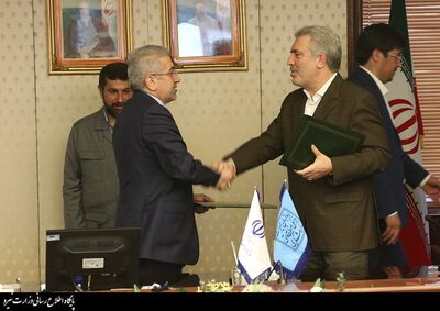 تفاهم‌نامه توسعه فعالیت‌های گردشگری در حاشیه سدها و منابع آبی کشور به امضا رسید

