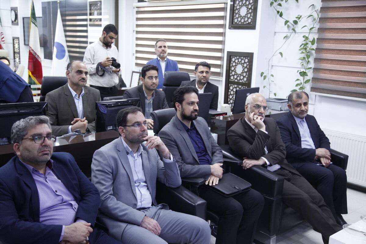 بازدید استاندار خوزستان از مرکز رصدخانه آب و انرژی سازمان آب و برق خوزستان