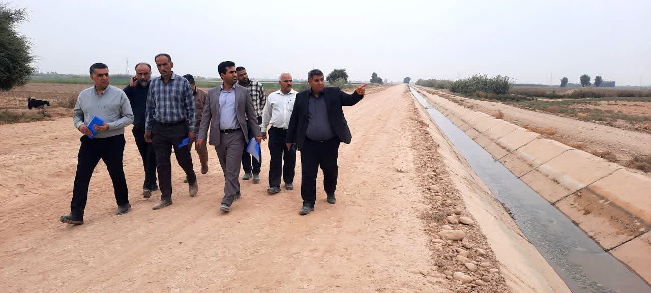 بازدید دادستان عمومی و انقلاب شهرستان گتوند از بهره‌برداری و عملیات تعمیرات تاسیسات شبکه آبیاری گتوند