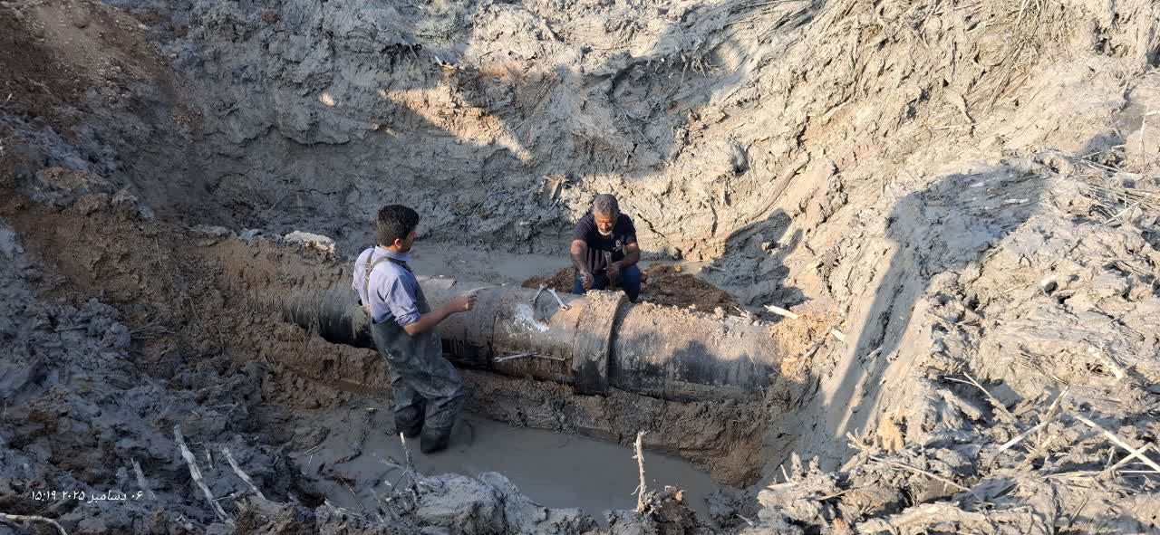 عملیات تعمیر و ترمیم خط لوله ۴۵۰ میلیمتری آزبست امیدیه ۱ شرکت آب جنوب شرق