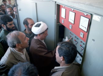 افتتاح سد تنظیمی شهدای بهبهان با حضور آیت الله هاشمی رفسنجانی در زمان ریاست مجلس شورای اسلامی