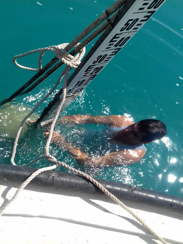 تمیزکاری و نصب ترازسنج آب مخزن سد مارون